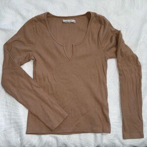 Abercrombie & Fitch Long Sleeve V-Neck